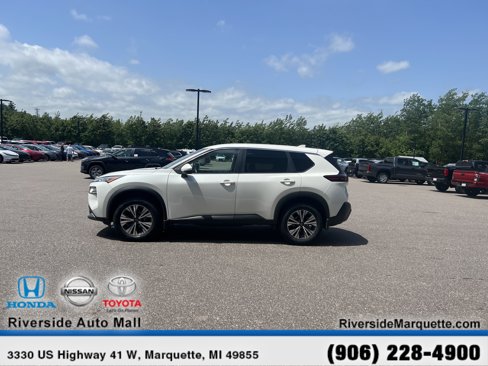 Used 2022 Nissan Rogue SV image 4