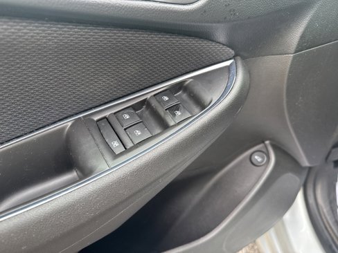Used 2017 Chevrolet Cruze LS image 11