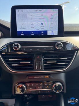 Used 2022 Ford Escape SE w/ Cold Weather Package image 16
