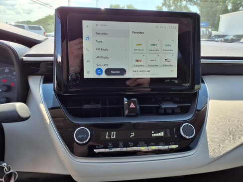 Used 2025 Toyota Corolla LE image 24