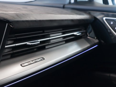Certified 2023 Audi Q4 e-tron Premium Plus image 27
