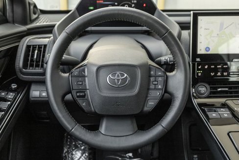 Used 2023 Toyota bZ4X Limited image 10