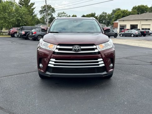 Used 2019 Toyota Highlander XLE image 2