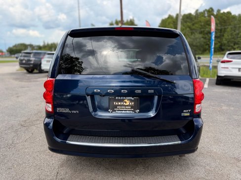 Used 2017 Dodge Grand Caravan SXT image 4