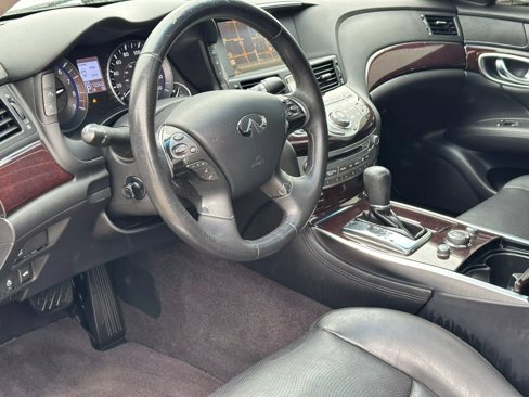 Used 2011 INFINITI M56 x image 10