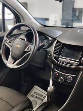 Used 2021 Chevrolet Trax LT w/ LT Convenience Package image 21