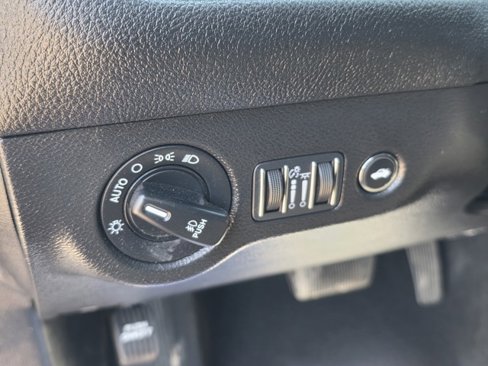 Used 2022 Dodge Challenger GT image 19