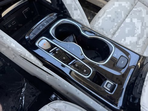 Used 2021 Buick Envision Essence image 24