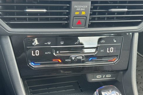New 2025 Volkswagen Jetta SE image 18