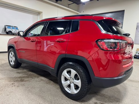 Used 2018 Jeep Compass Latitude w/ Cold Weather Group image 18