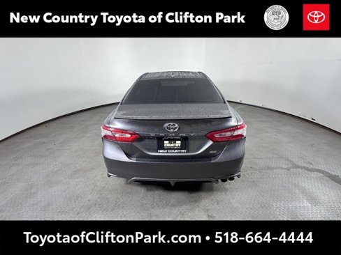Used 2020 Toyota Camry SE image 4