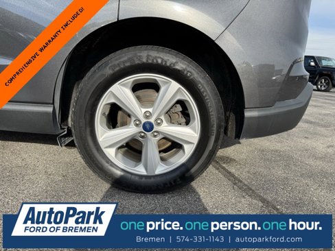 Used 2020 Ford Edge SE image 25