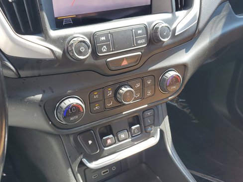 Used 2019 GMC Terrain SLT w/ Preferred Package image 28
