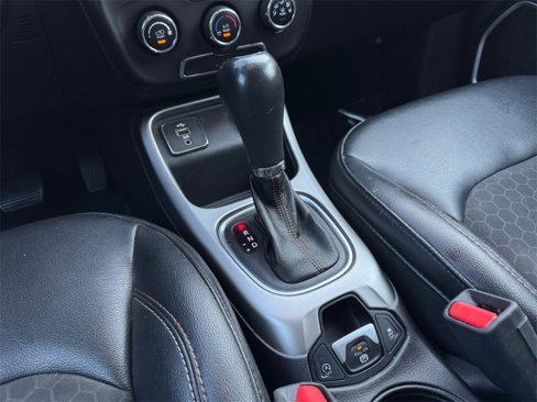 Used 2018 Jeep Compass Latitude image 26