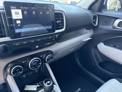New 2025 Hyundai Venue SEL image 10