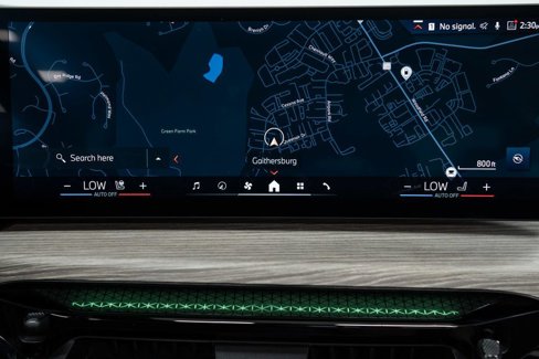 Used 2025 BMW 430i Coupe w/ Premium Package image 18