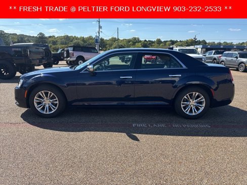 Used 2015 Chrysler 300 C w/ Light Group image 6