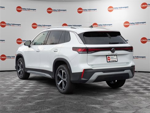 New 2025 Volkswagen Tiguan SE image 7