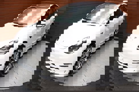 Used 2022 Tesla Model 3 Standard Range image 5