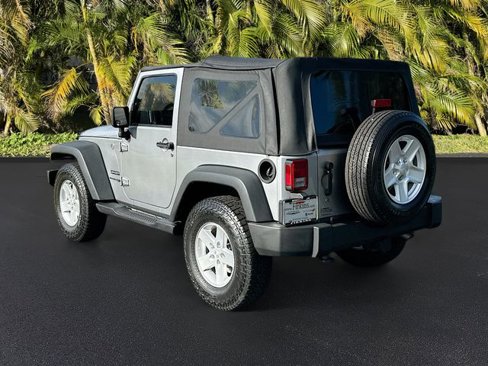 Used 2018 Jeep Wrangler Sport image 7