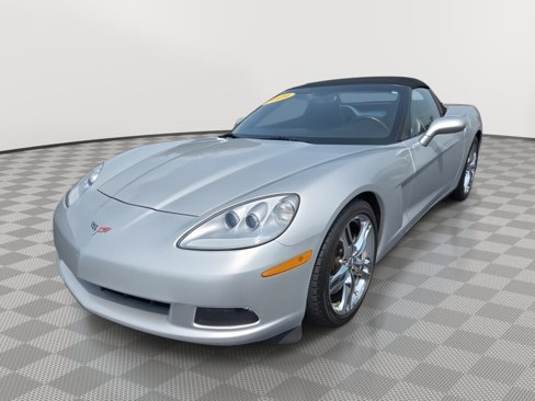 Used 2009 Chevrolet Corvette Convertible w/ Z51 Performance Package image 3