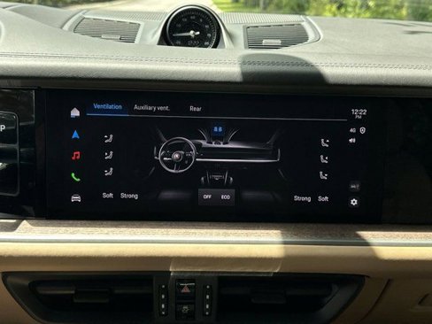Certified 2024 Porsche Cayenne Coupe image 23