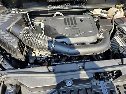 Used 2023 GMC Acadia SLT image 16
