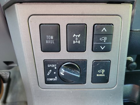 Used 2010 Toyota Sequoia Platinum image 28