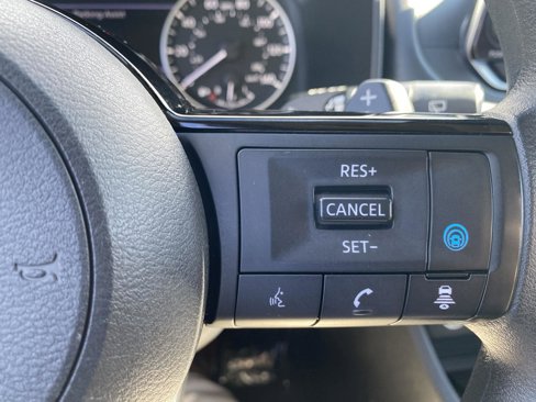 Used 2023 Nissan Rogue SV image 29