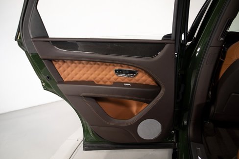 Used 2022 Bentley Bentayga image 40