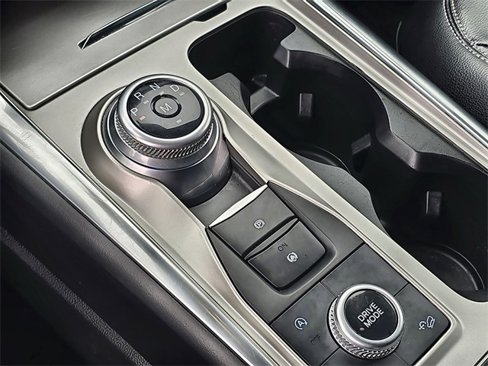 Used 2020 Ford Explorer XLT w/ Equipment Group 202A image 28
