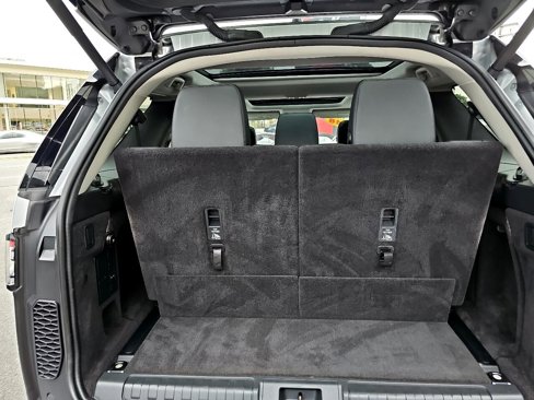 Used 2018 Land Rover Discovery SE image 58