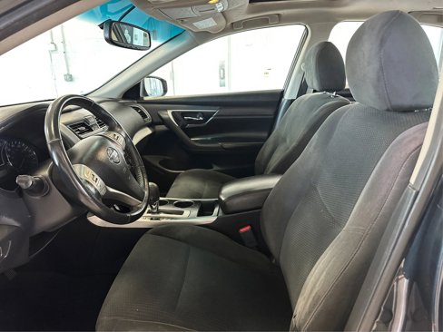 Used 2015 Nissan Altima 2.5 SV image 9