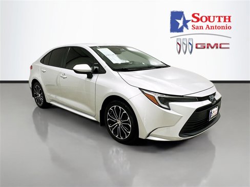 Used 2023 Toyota Corolla LE image 1