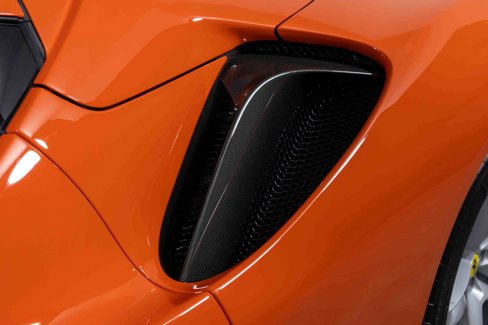Used 2024 Ferrari SF90 Spider image 45