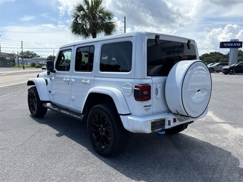 Used 2021 Jeep Wrangler Unlimited Sahara image 3