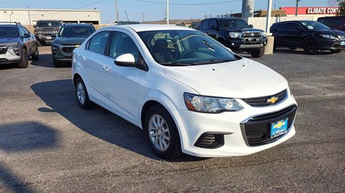 Used 2020 Chevrolet Sonic LT w/ Convenience Package image 2