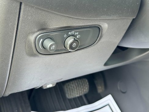 Used 2022 Chevrolet Equinox LT image 16