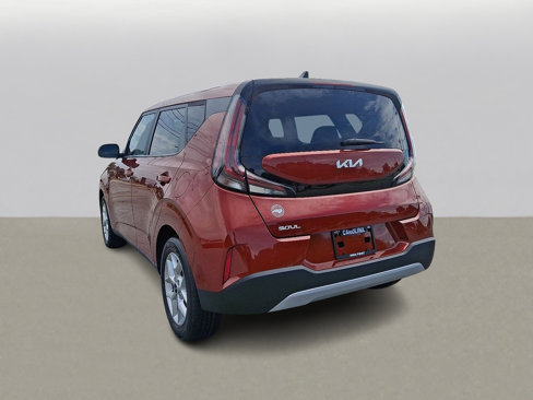 Used 2023 Kia Soul LX w/ LX Technology Package image 8
