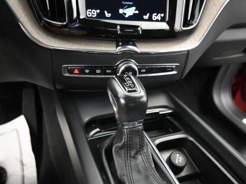 Certified 2021 Volvo XC60 T5 Inscription w/ Protection Package image 23