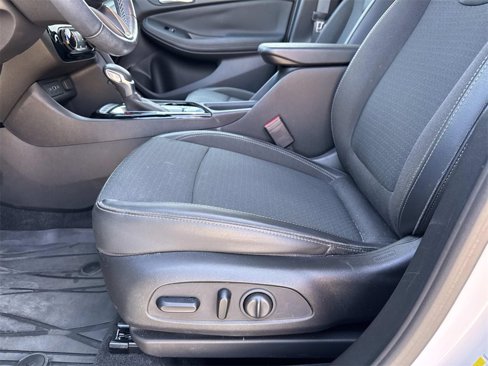 Used 2021 Buick Encore GX Preferred w/ Cold Weather Comfort Package image 16