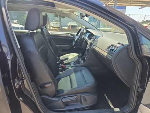 Used 2017 Volkswagen Golf Alltrack S image 4