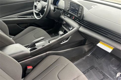 Used 2025 Hyundai Elantra Sport image 16