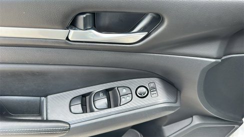 Used 2022 Nissan Altima 2.5 SV image 16