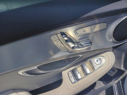 Used 2015 Mercedes-Benz C 300 Sedan image 8