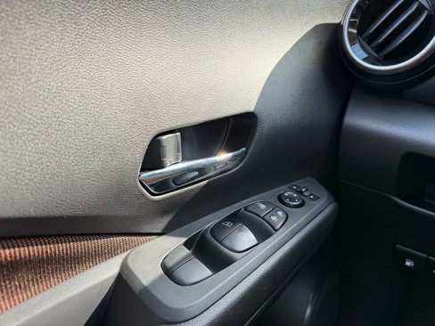 Certified 2023 Nissan Kicks SV w/ Interior Electronics Package image 12