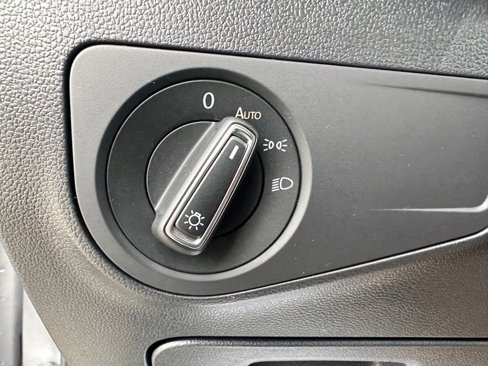 Used 2024 Volkswagen Tiguan SE image 18