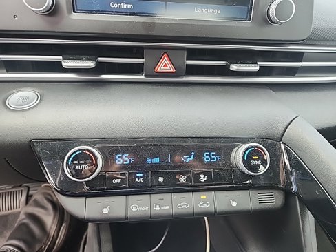 Used 2023 Hyundai Elantra Blue image 7