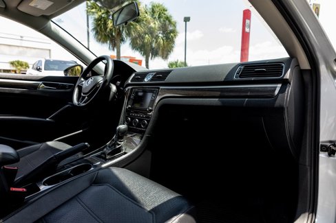 Used 2017 Volkswagen Passat 1.8T SE image 37