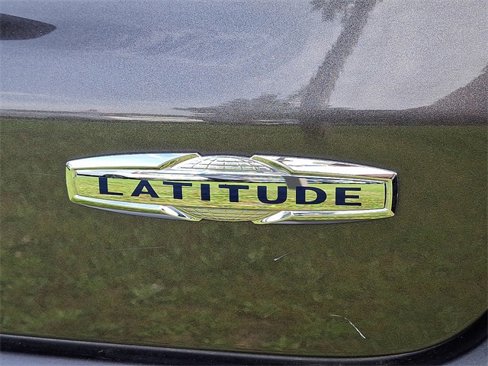 Used 2022 Jeep Compass Latitude image 30